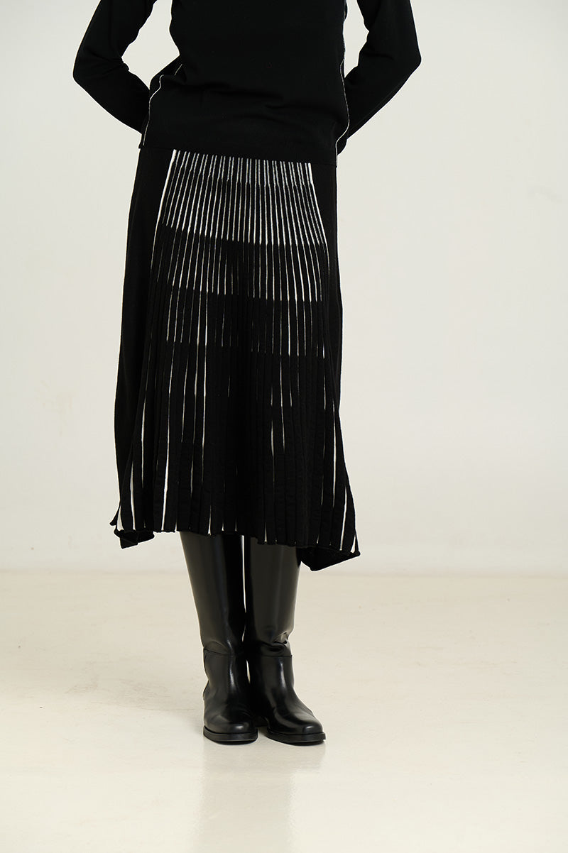 Midi radial knit skirt