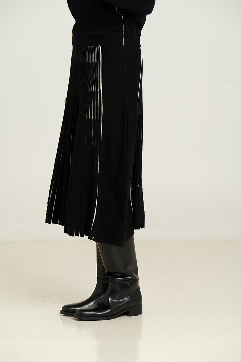 Midi radial knit skirt