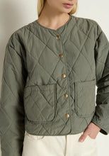Load image into Gallery viewer, Aspen Quilted Jacket