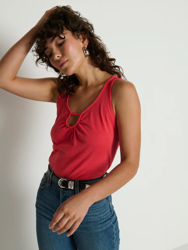 Audrey Keyhole Tank