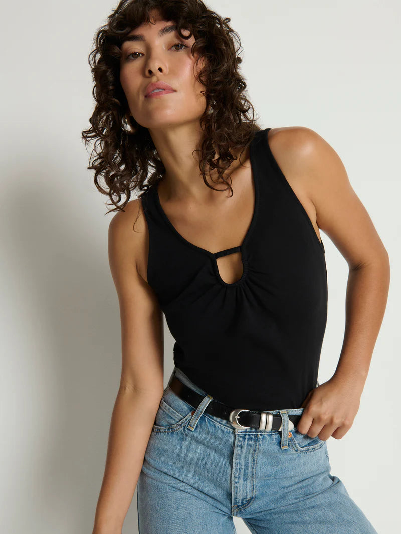 Audrey Keyhole Tank