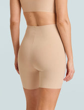 Load image into Gallery viewer, Control Short