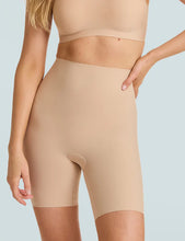 Load image into Gallery viewer, Control Short