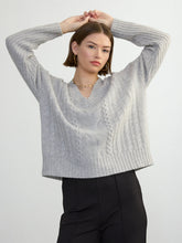 Load image into Gallery viewer, Bianca Cable Vee