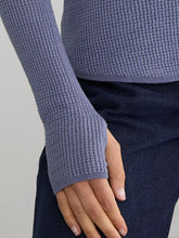 Load image into Gallery viewer, Shirttail Waffle Vee