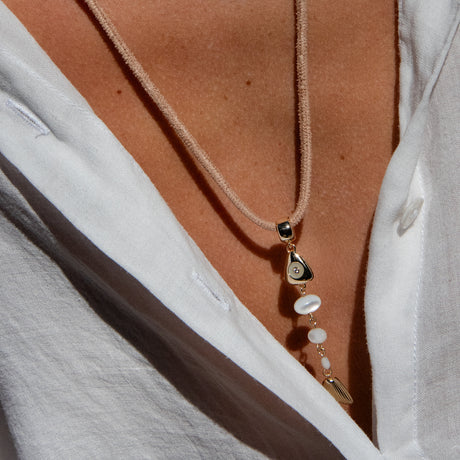 La Pez Bail Charm