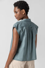 Load image into Gallery viewer, Short Sleeve Button Down