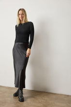 Load image into Gallery viewer, Fitted Crewneck Sweater