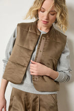 Load image into Gallery viewer, Satin Quilted Vest