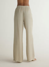 Load image into Gallery viewer, Wide Leg Pleated Pant