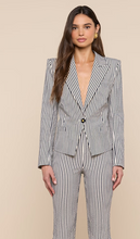 Load image into Gallery viewer, Misa Seersucker Blazer