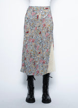 Load image into Gallery viewer, Jayla Soft British Flowers