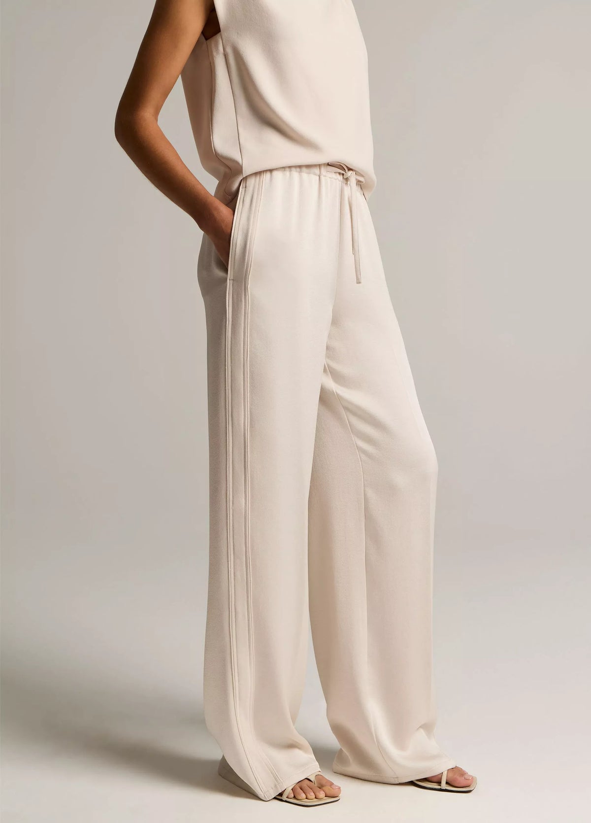 Mid-Rise Shine Crepe Pull-On Pant
