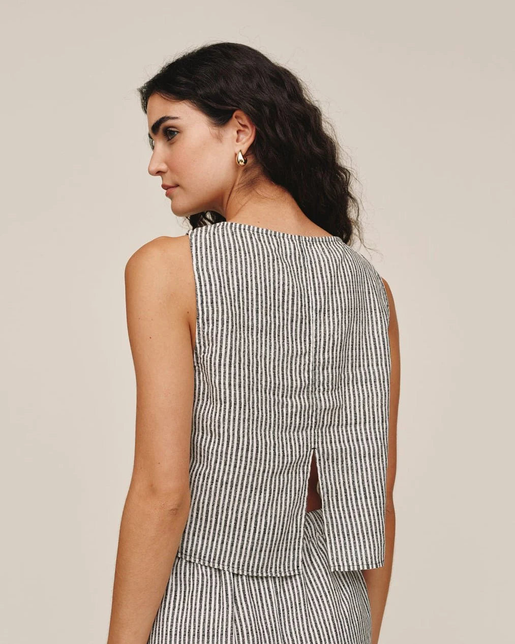 Sleeveless Boat Neck Split Back