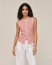 Load image into Gallery viewer, Sleeveless Fitted Button Down Top