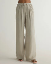 Load image into Gallery viewer, Wide Leg Pleated Pant