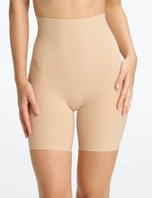 Load image into Gallery viewer, Control Short