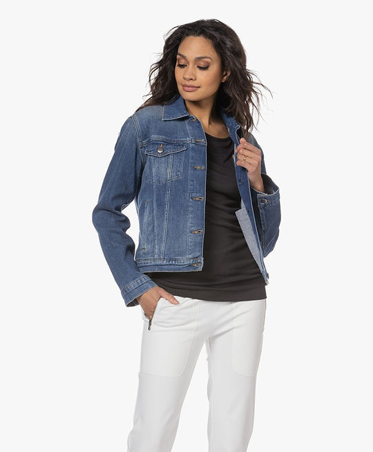 Elevate Your Style with a Ladies Denim Jacket in Nevada from SavvyBoutique