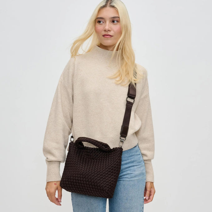 Essential Crossbody Bags for Women: Style, Comfort, and Functionality in One