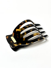 Load image into Gallery viewer, Yara Large Yoga Clip
