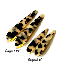 Load image into Gallery viewer, Large Mini-Maximas Acetate Hair Clip
