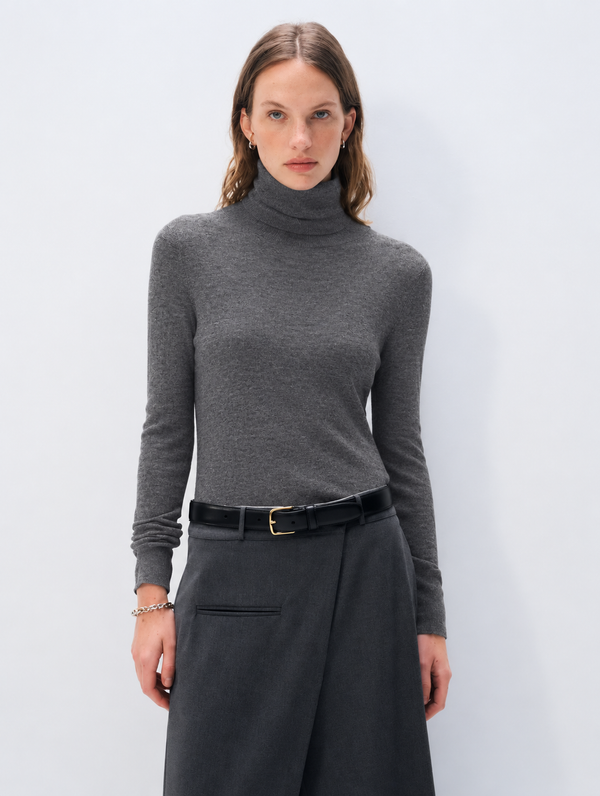 Superfine Merino Fitted Turtleneck
