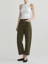 Load image into Gallery viewer, Bilie Easy Barrel High-Rise 28"Pants
