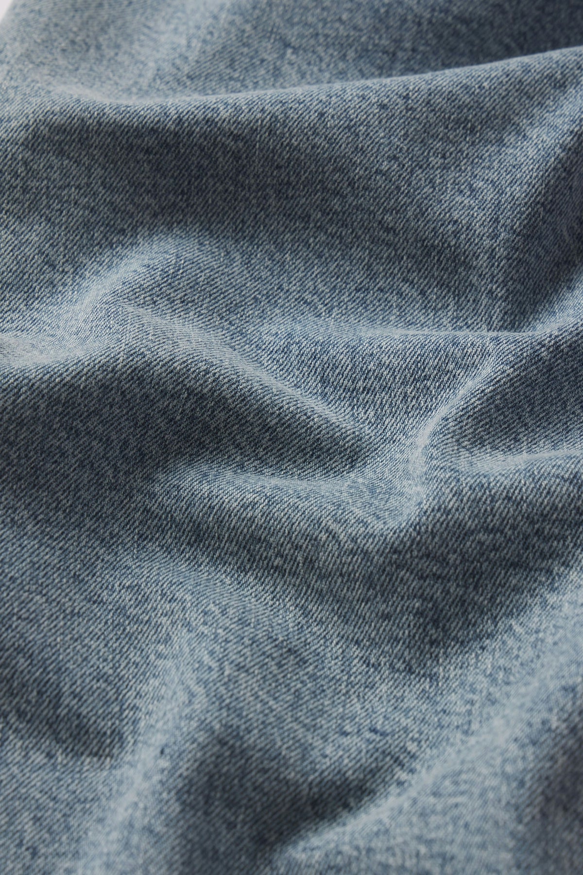 Modern Pocket Wide in Charge