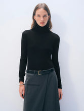 Load image into Gallery viewer, Superfine Merino Fitted Turtleneck
