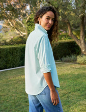 Load image into Gallery viewer, Relaxed Button Up Shirt seersucker

