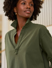 Load image into Gallery viewer, Jersey Popover Henley
