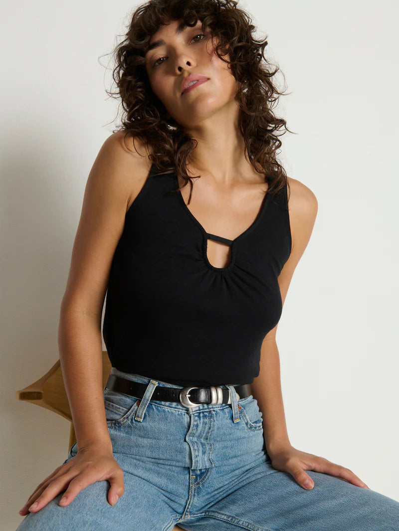 Audrey Keyhole Tank