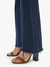 Load image into Gallery viewer, Lil Weekender Fray Jeans

