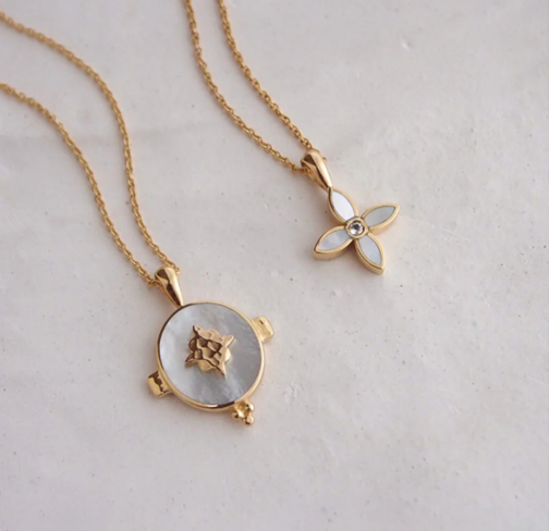 Oval Mother of Pearl Necklace
