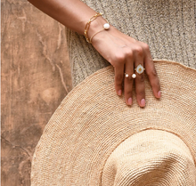 Load image into Gallery viewer, Temple Moon Ring
