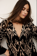 Load image into Gallery viewer, Arriet Top
