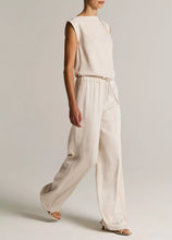 Load image into Gallery viewer, Mid-Rise Shine Crepe Pull-On Pant
