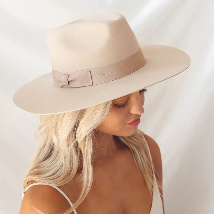 Lila Hat