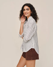 Load image into Gallery viewer, Long Sleeve Oversize Pocket Shirt
