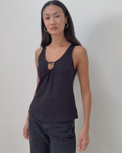 Load and play video in Gallery viewer, Audrey Keyhole Tank
