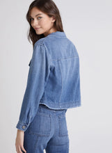 Load image into Gallery viewer, Cut Off Jean Jacket
